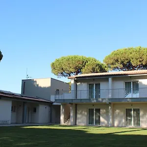 https://tennis-rocchette-resort.it-tuscanyhotel.com