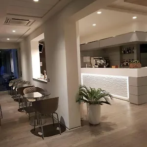 https://albergo-aquila-rimini.emilia-romagnahotels.net